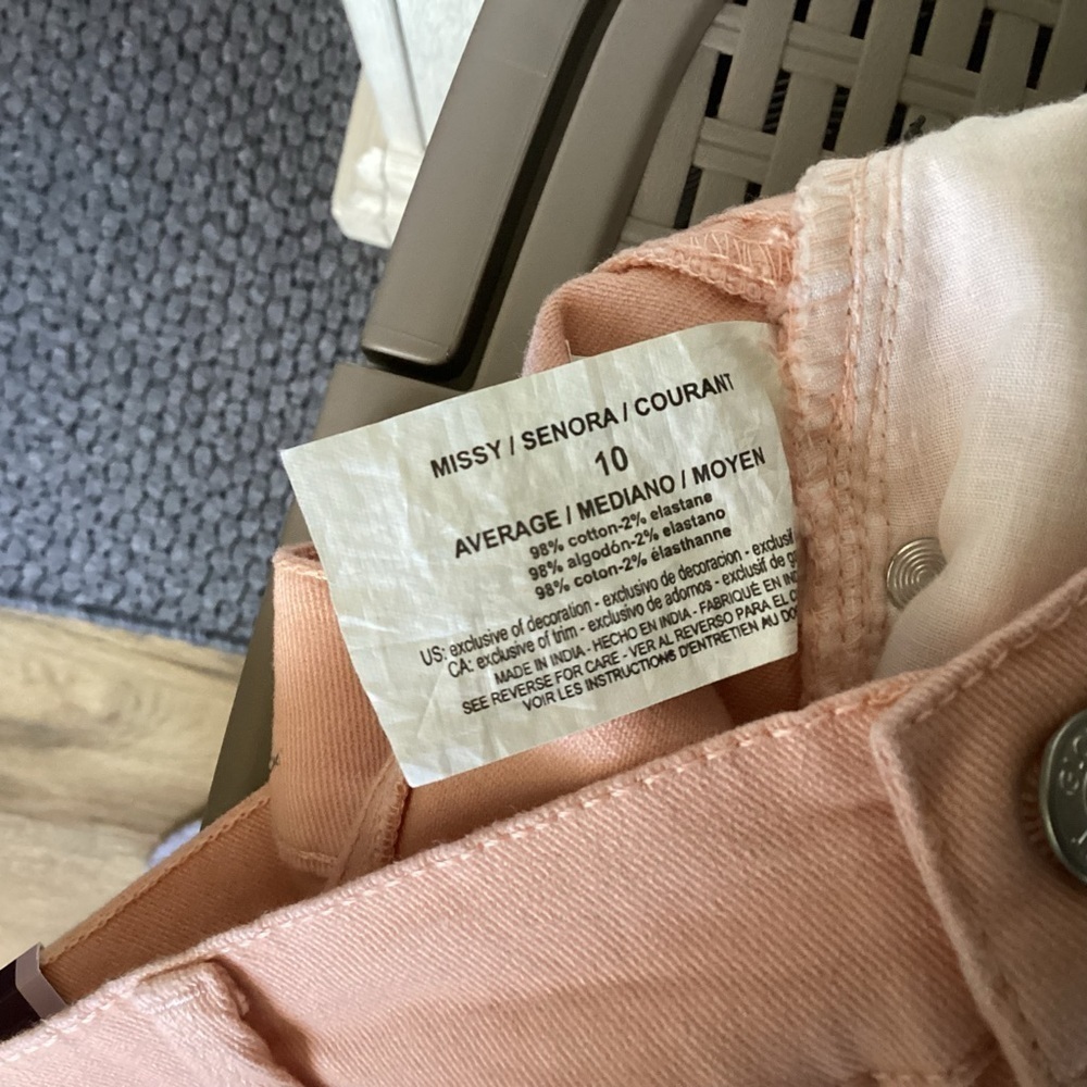 Gloria Vanderbilt Amanda NWT Women’s Peach Denim Shorts.  Size 10 - Picture 9 of 9